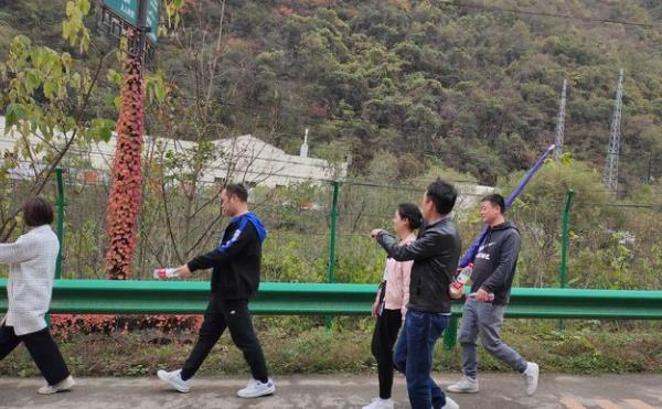 鑫安安防徒步進(jìn)秦嶺